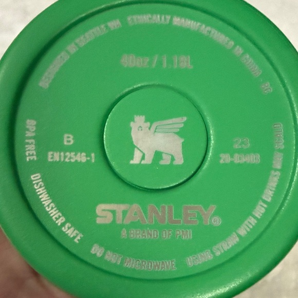 Stanley Emerald Green Travel quencher Tumbler with Handle - Picture 8 of 10